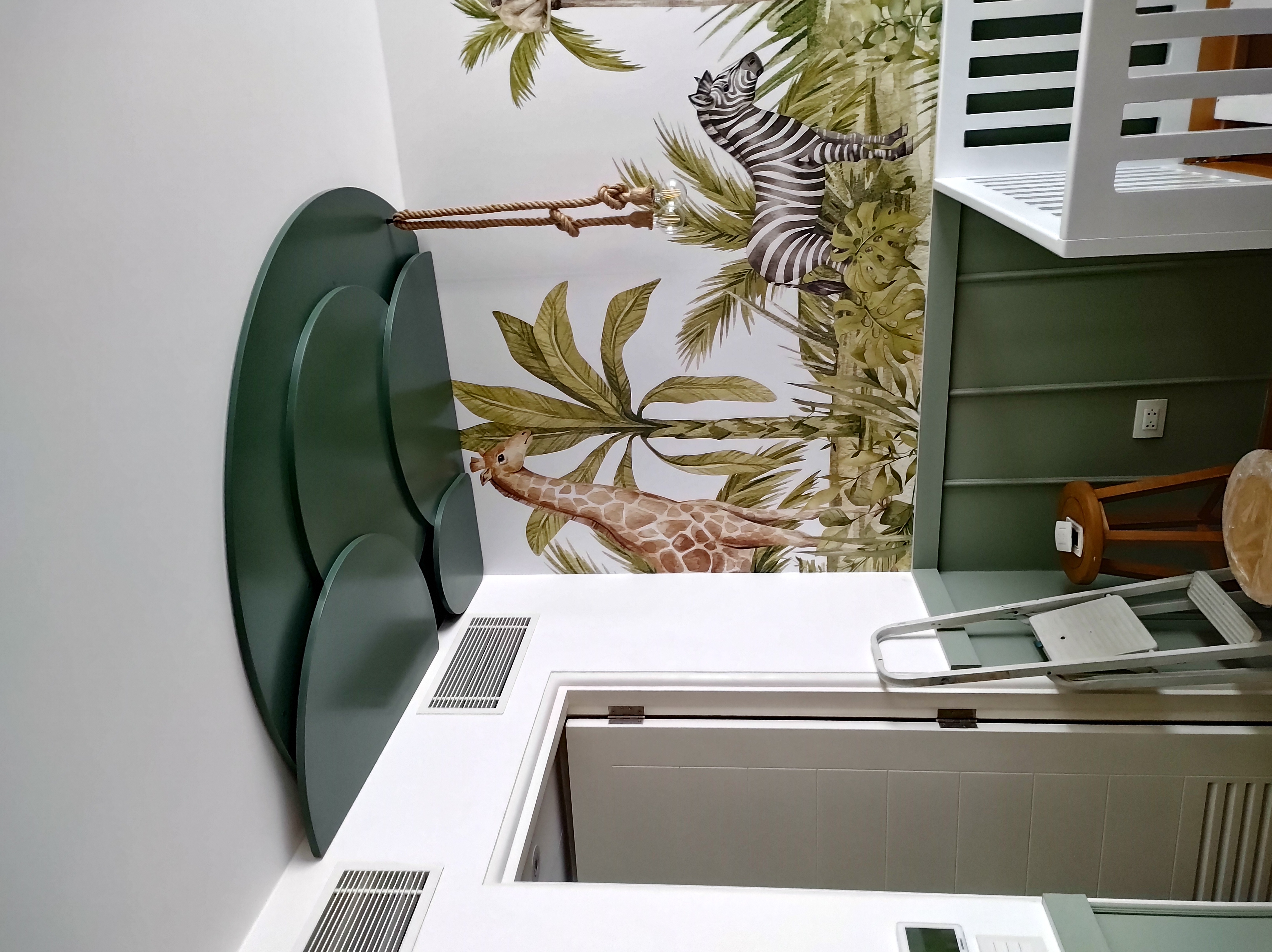 Cuarto de bebé temático selva